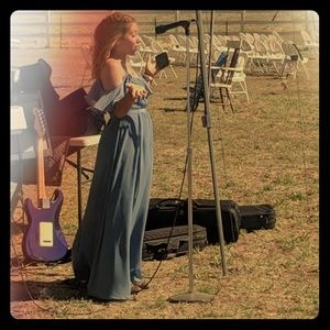 Beautiful Country Style Dress!👢